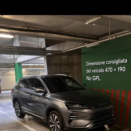 Liberamente-nellina-parcheggio Incluso * Parma